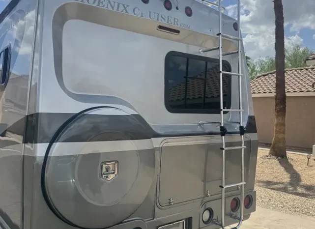 
								2008 Phoenix cruiser 2350 full									