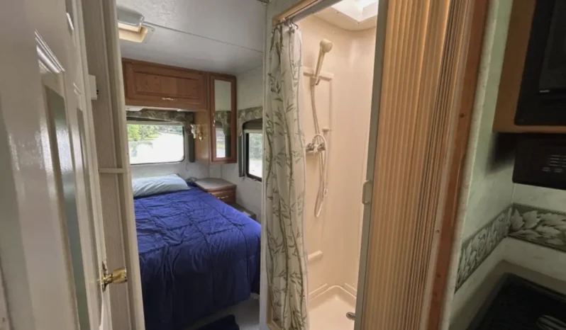 
								2001 Four Winds 28A Class C Motorhome full									