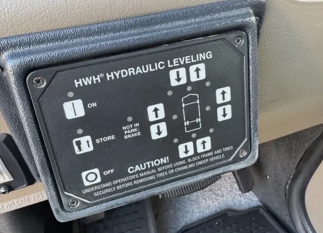 
								2008 Phoenix cruiser 2350 full									