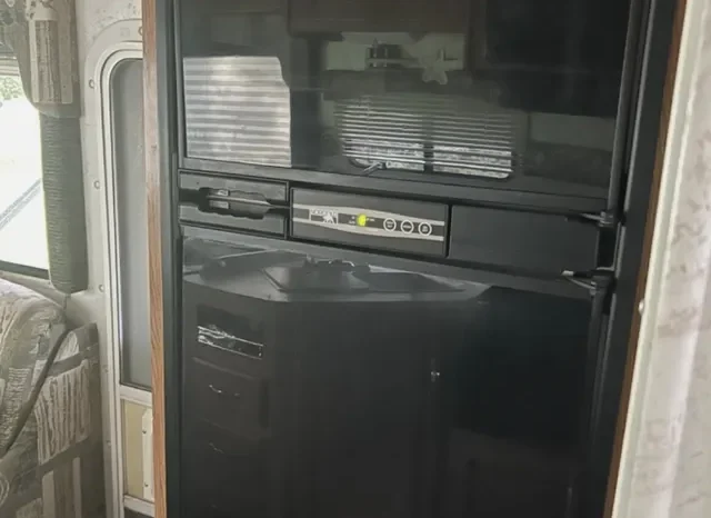 
								2001 Four Winds 28A Class C Motorhome full									