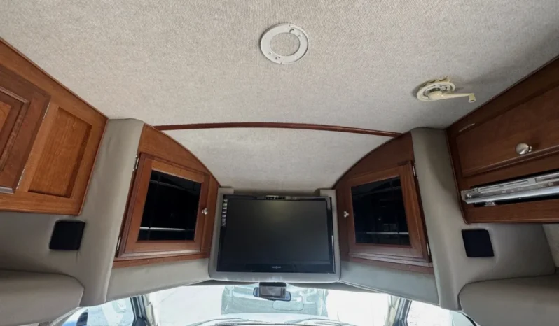 
								2008 Phoenix cruiser 2350 full									