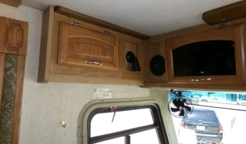 
								2005 Georgie Boy Cruise Master LE 3640 full									