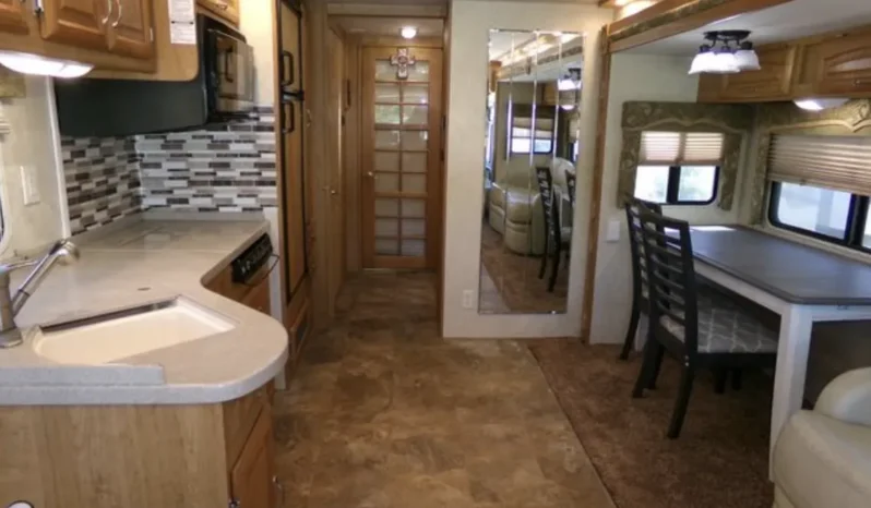 
								2005 Georgie Boy Cruise Master LE 3640 full									