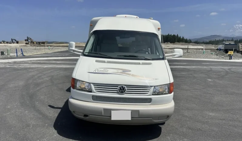 
								2004 Winnebago Rialta Rv Class B full									