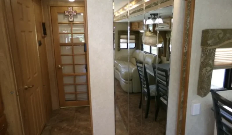 
								2005 Georgie Boy Cruise Master LE 3640 full									