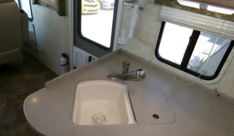 
								2005 Georgie Boy Cruise Master LE 3640 full									