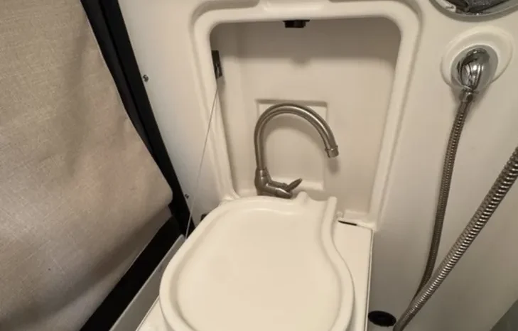 
								2019 Winnebago Travato full									