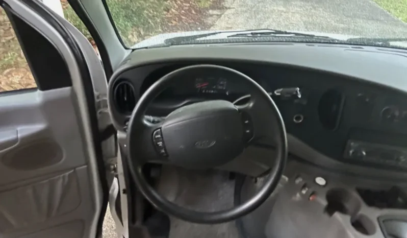 
								2001 Four Winds 28A Class C Motorhome full									