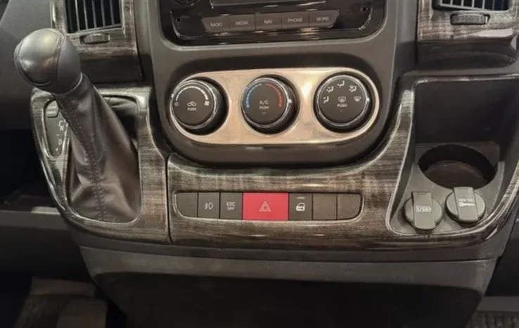 
								2019 Winnebago Travato full									