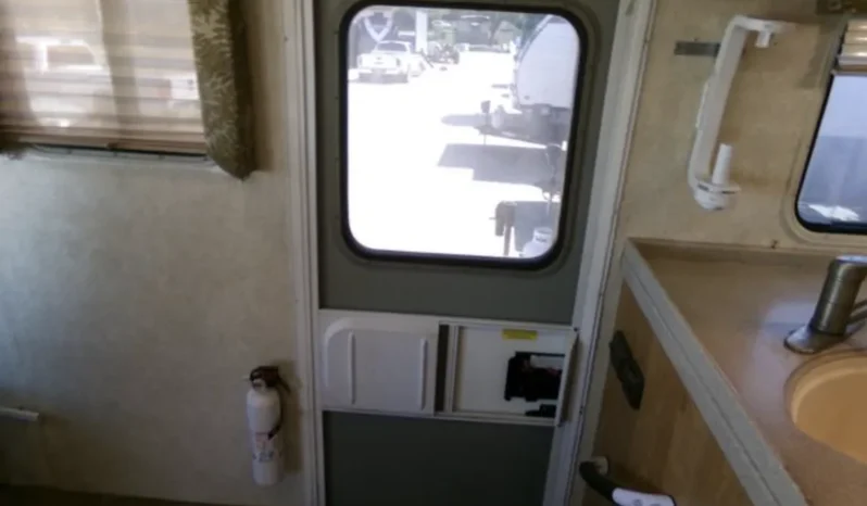 
								2005 Georgie Boy Cruise Master LE 3640 full									