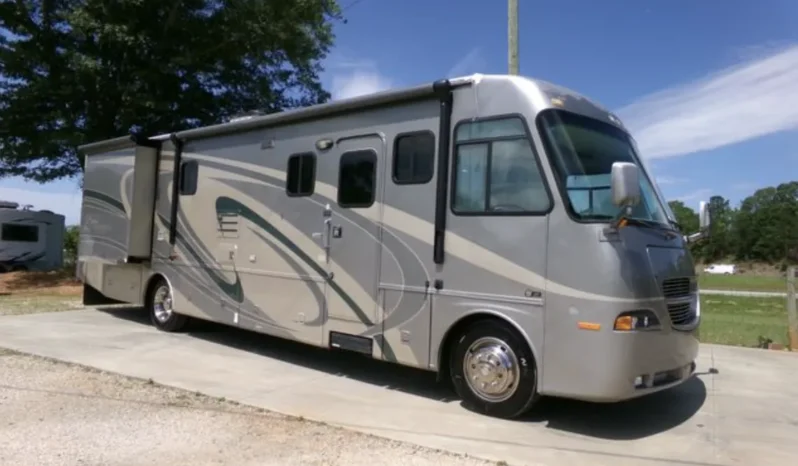 
								2005 Georgie Boy Cruise Master LE 3640 full									