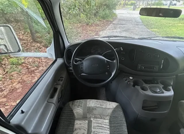 
								2001 Four Winds 28A Class C Motorhome full									