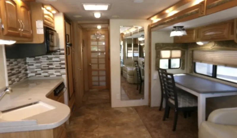 
								2005 Georgie Boy Cruise Master LE 3640 full									